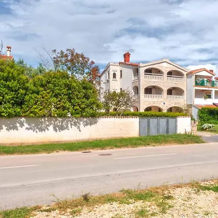 Daire Gaspar 2 With Terrace Near The Rovinj